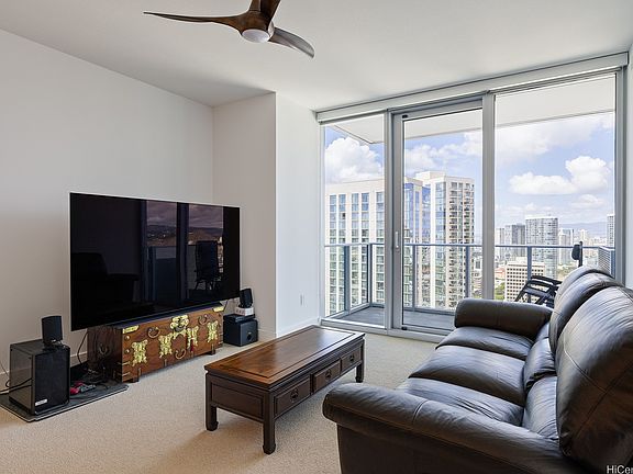 2nd image of 629 Keeaumoku St #3502