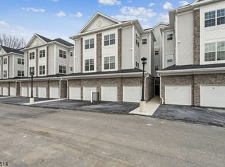 51 Veterans Way, Morris Plains, NJ 07950