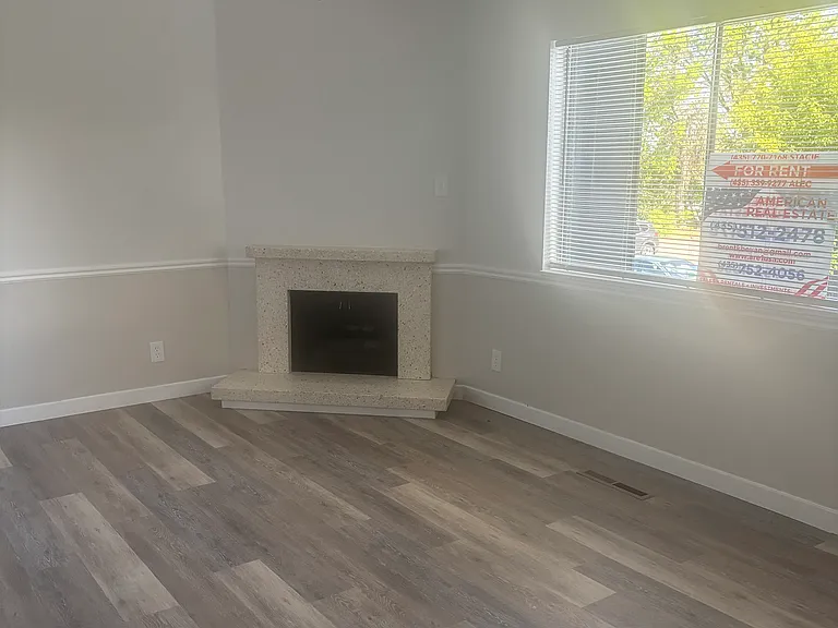240 E 400 N — Photo 1