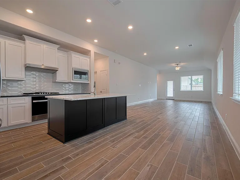 4206 Colony Ln — Photo 11