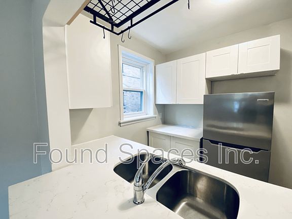 4th image of 85 East Ave S Unit 4