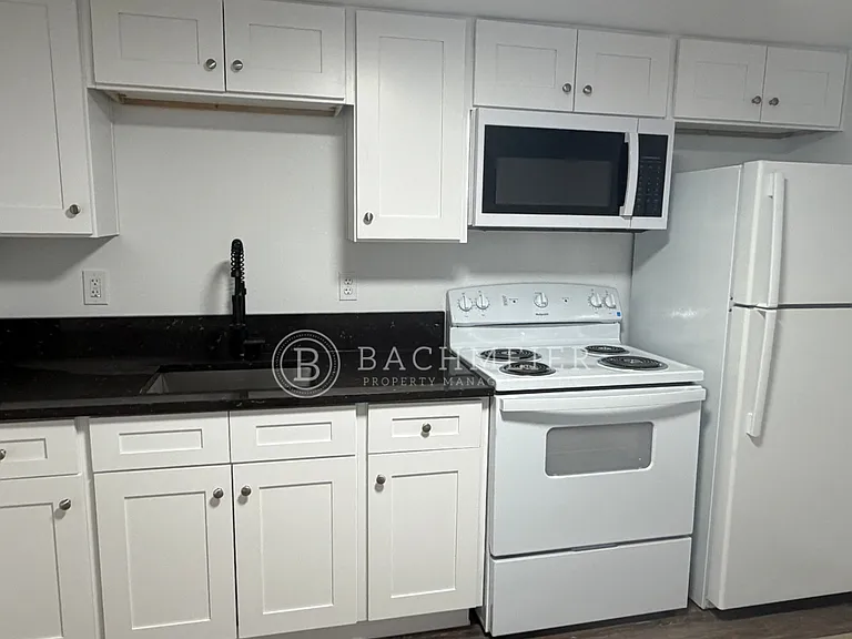 327 SW 2nd St — Photo 23