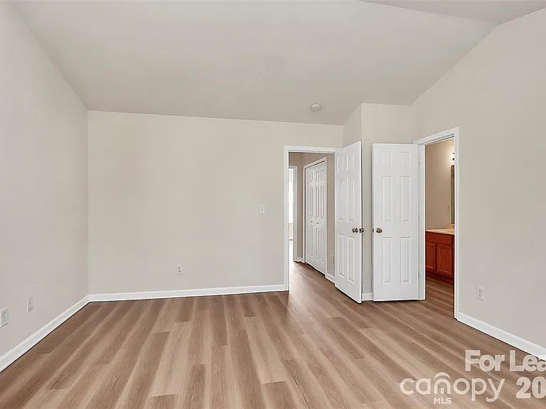 915 Par One Ct — Photo 22