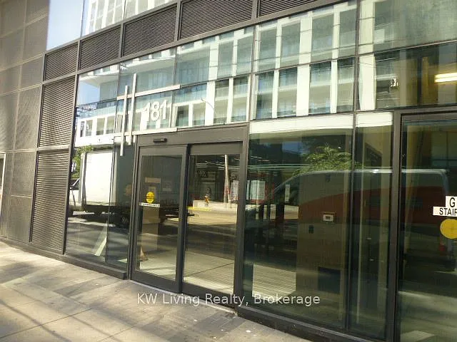 Grid Condos — Photo 3
