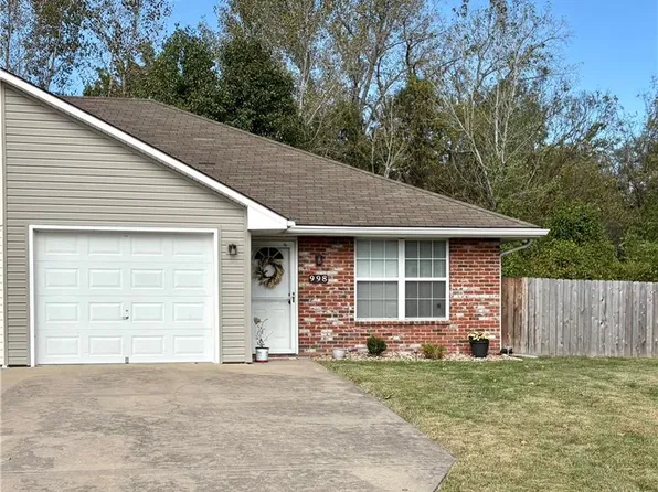 998 Christie Ln, Grain Valley, MO 64029
