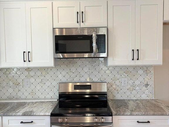 4th image of 208 Avocada Dr
