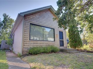 38 Brayton St, Buffalo, NY 14213