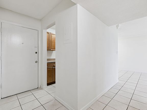 2nd image of 1695 Lee Rd APT B106