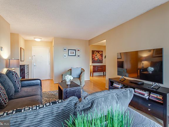 5th image of 4500 S Four Mile Run Dr APT 902