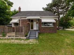 2 Shangarry Dr, Toronto, ON M1R 1A3