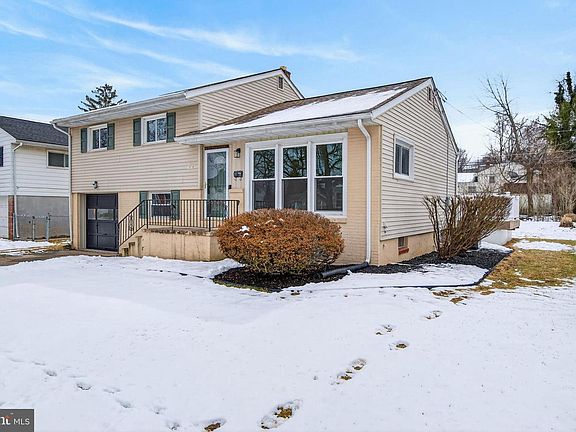 2nd image of 1016 Swarthmore Rd