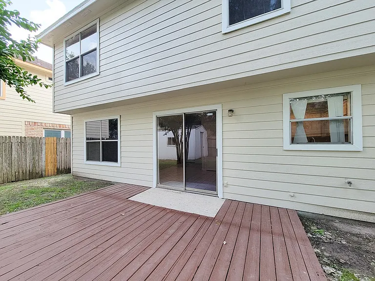 11810 Rolling Stream Dr — Photo 36