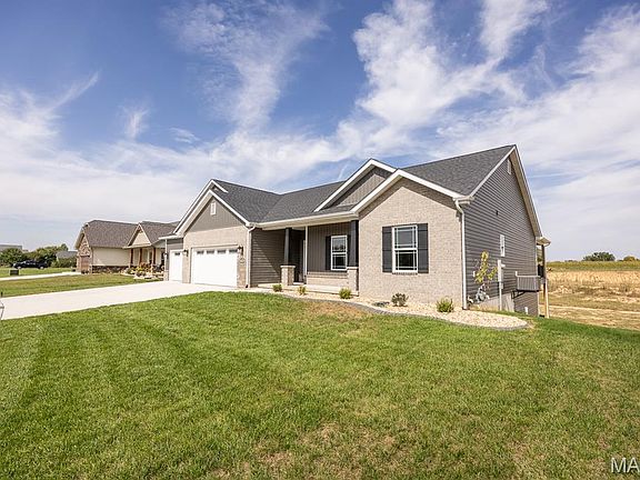 2nd image of 720 Creekwood Ct