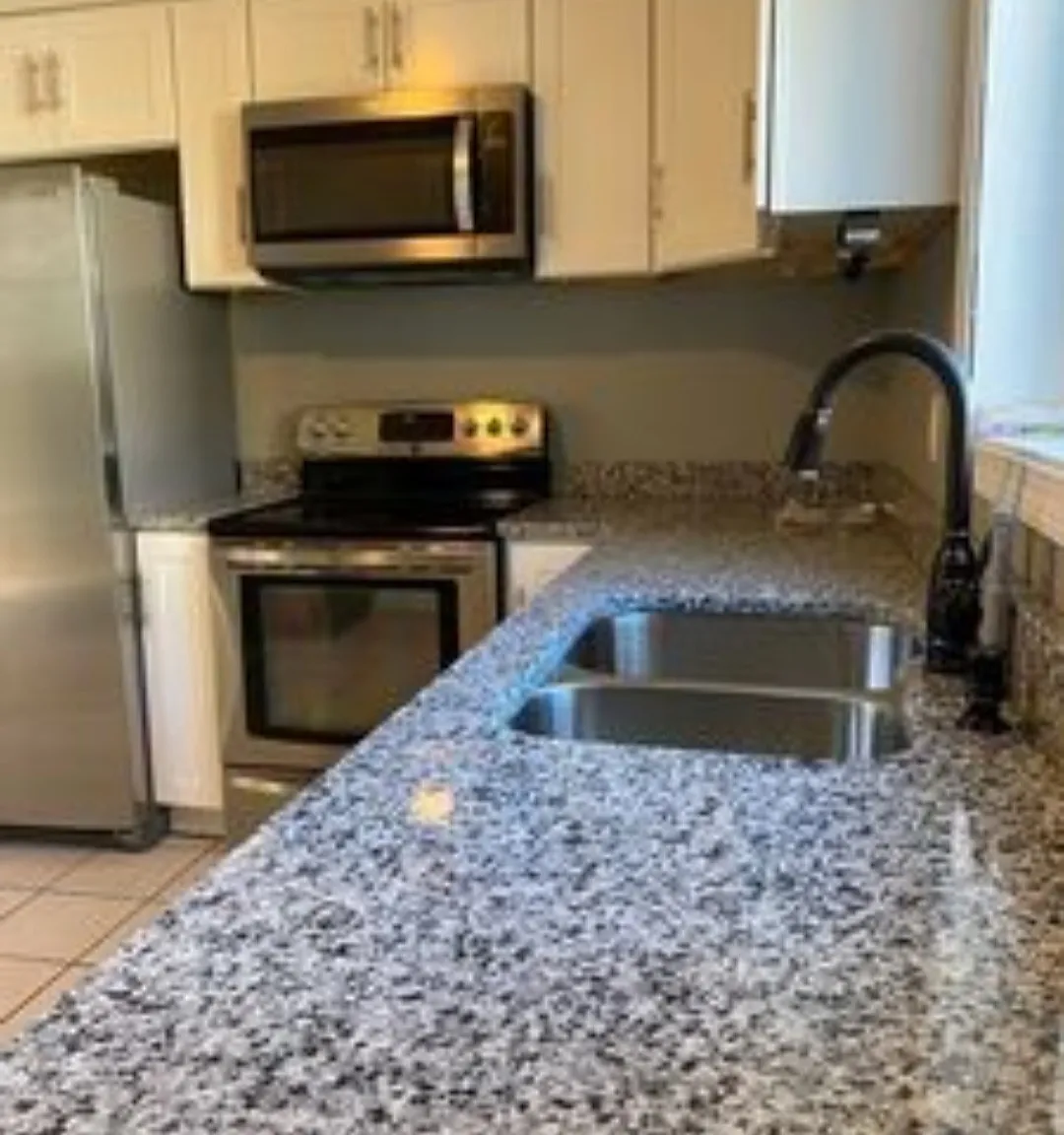 2 bed, 1000 sqft, $1,900 — Photo 3