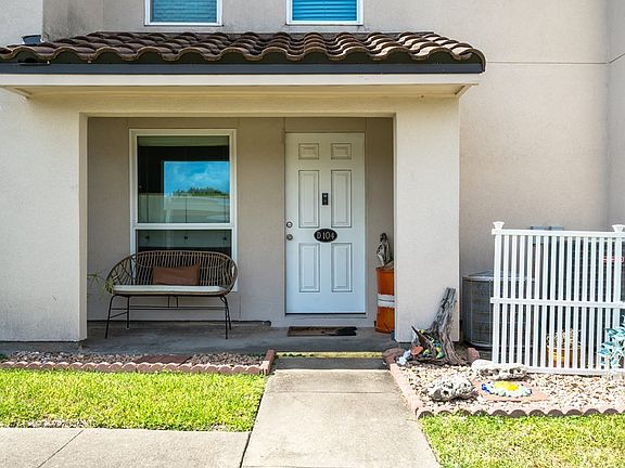 2nd image of 221 Marion Dr Unit D-104