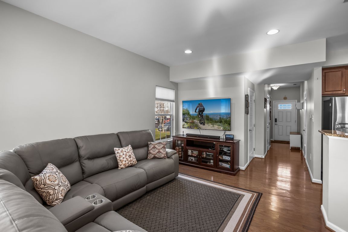 next background image