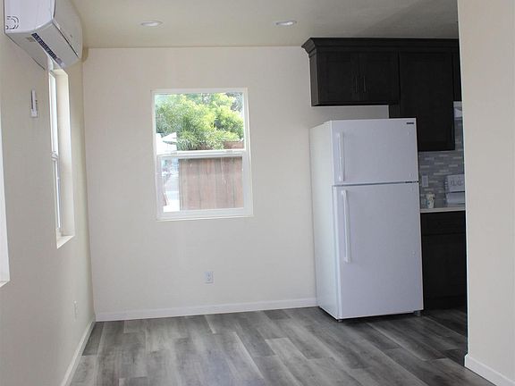 3rd image of 524 38th St #A