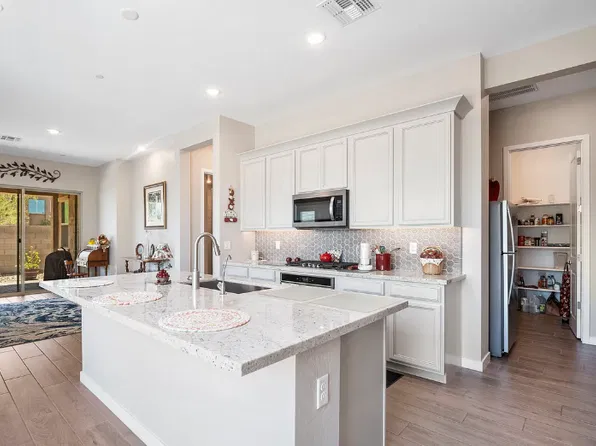 14021 W Desert Flower Dr, Goodyear, AZ 85395