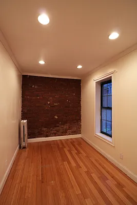 Rented by Nooklyn NYC LLC | media 21