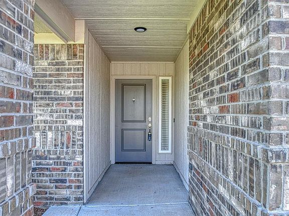 3rd image of 3420 Mount Nebo Dr