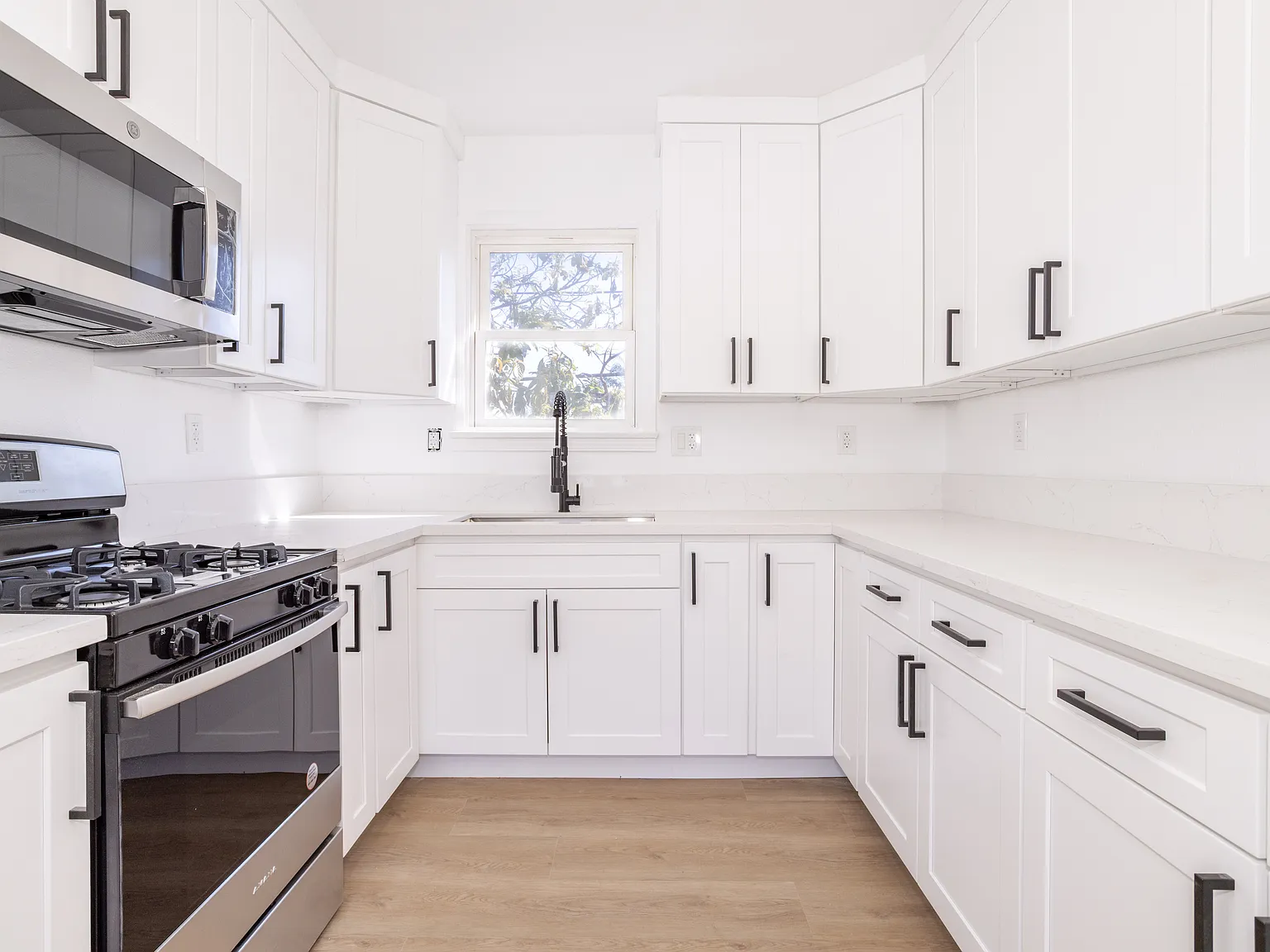 2 bed, 1.5 bath, 800 sqft, $2,750 — Photo 1