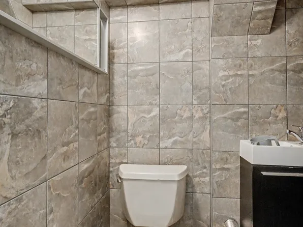 870 East 16th Street image 28 of 28