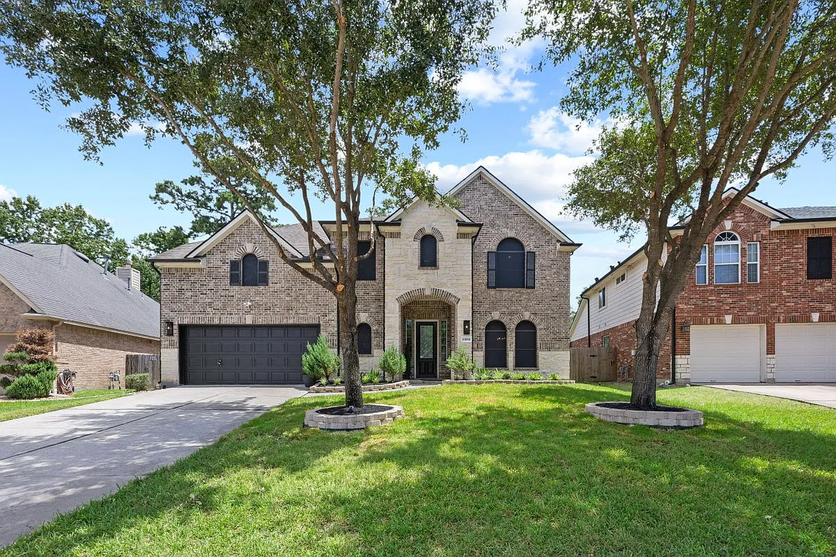 4 bed, 3.5 bath, 3471 sqft, $3,500 — Photo 2