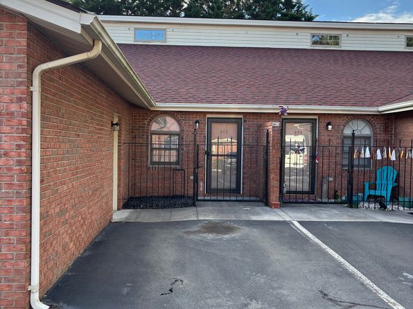 403 Phoenix Ct #403
