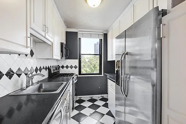 Sold by Real Direct | media 3