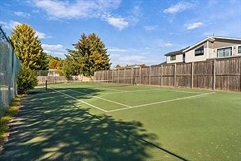 3rd image of 12 Hallmark Gdns APT 2