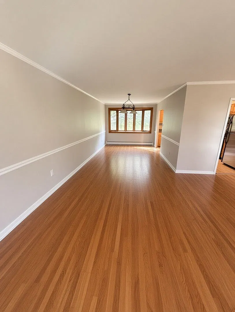 Spacious 4-Bedroom Home with Finished Lower Level in Warrington — Photo 3