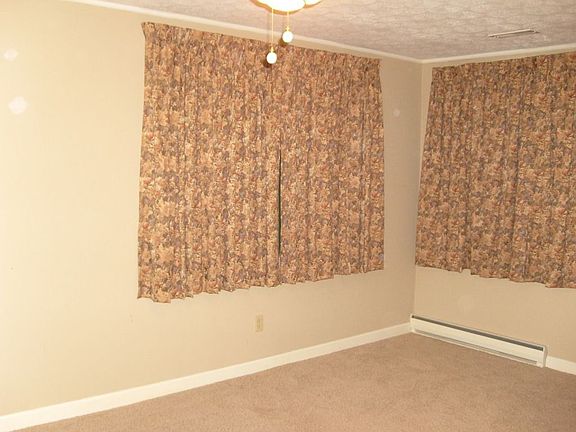 3rd image of 112 E Grandview Ln
