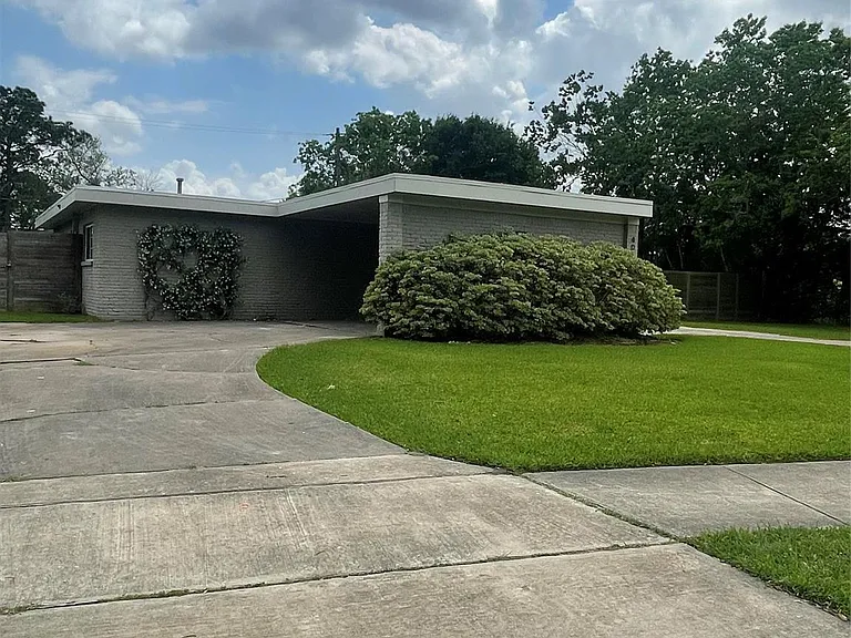 4011 Ebbtide Dr — Photo 4
