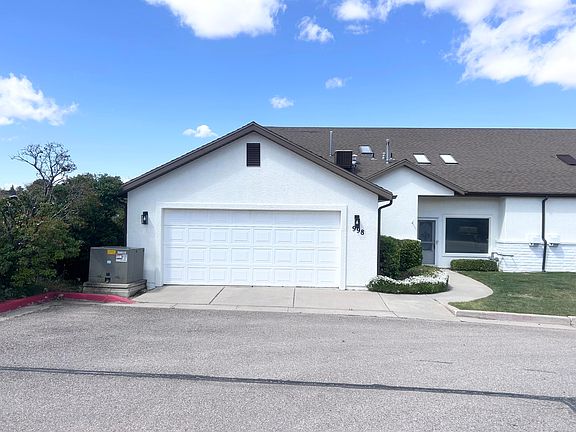 2nd image of 998-3 S Fountain Dr