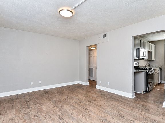 5th image of 400 Summit Dr #3-A