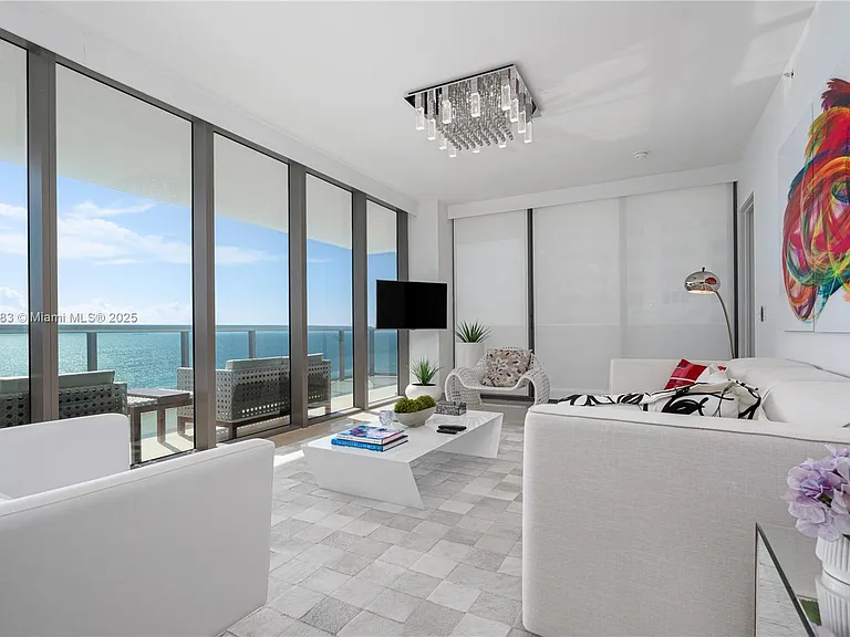 5875 Collins Ave #1202 — Photo 8