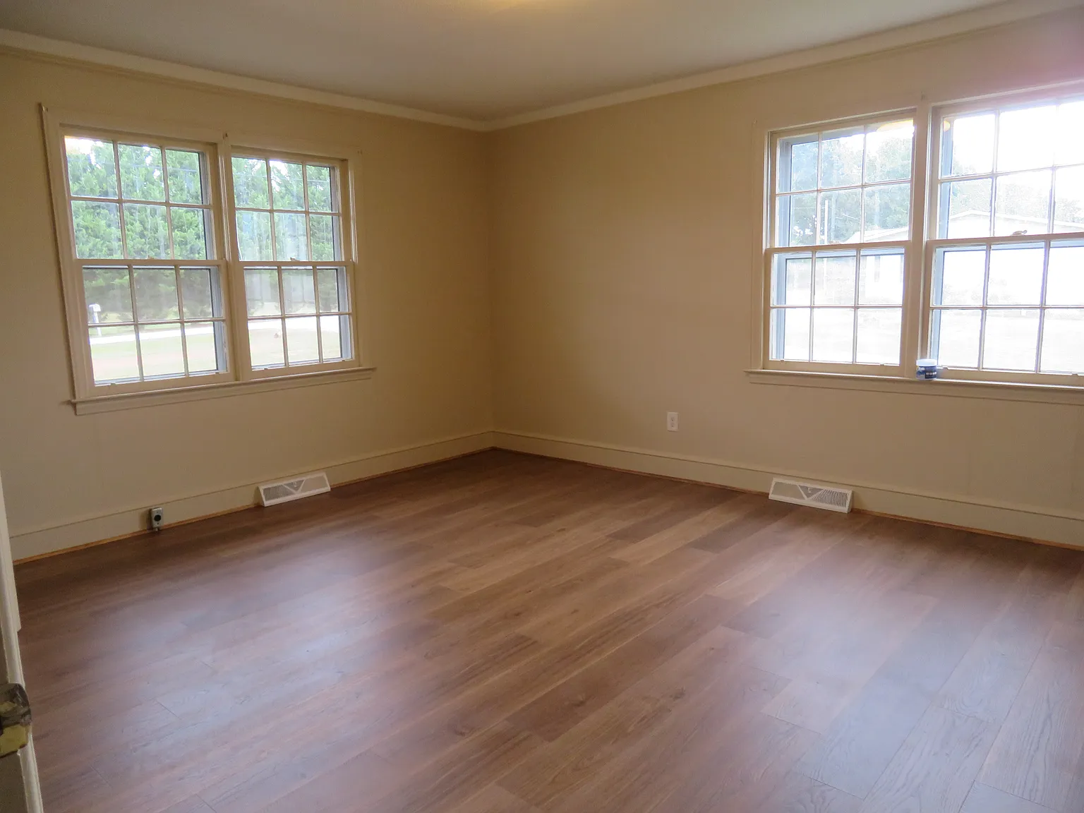 3 bed, 1.5 bath, 1702 sqft, $1,700 — Photo 3