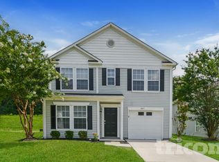 6817 Wandering Creek Dr, Charlotte, NC 28216