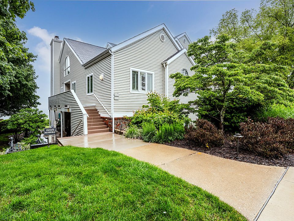 1st image of 1810 Lakeshore Dr #7