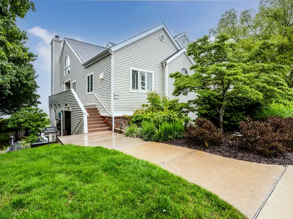 1810 Lakeshore Dr #7, Saint Joseph, MI 49085