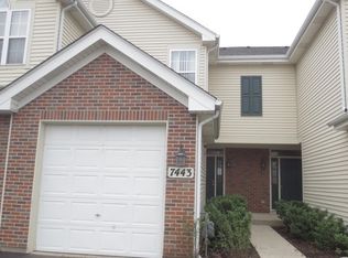 7443 Grandview Ct, Carpentersville, IL 60110