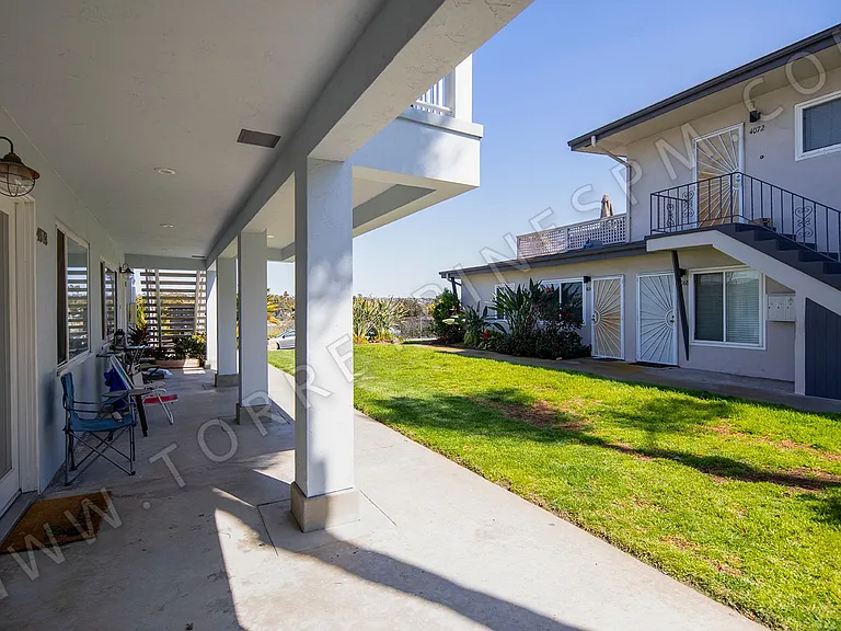 4076-4080 1/2 Crown Point Drive — Photo 8
