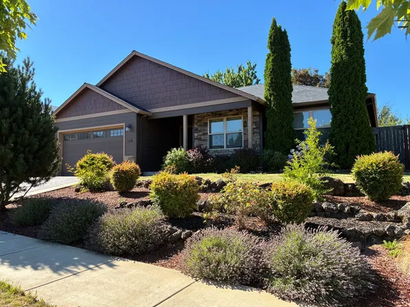 530 Saint Augustine Dr, Medford, OR 97504