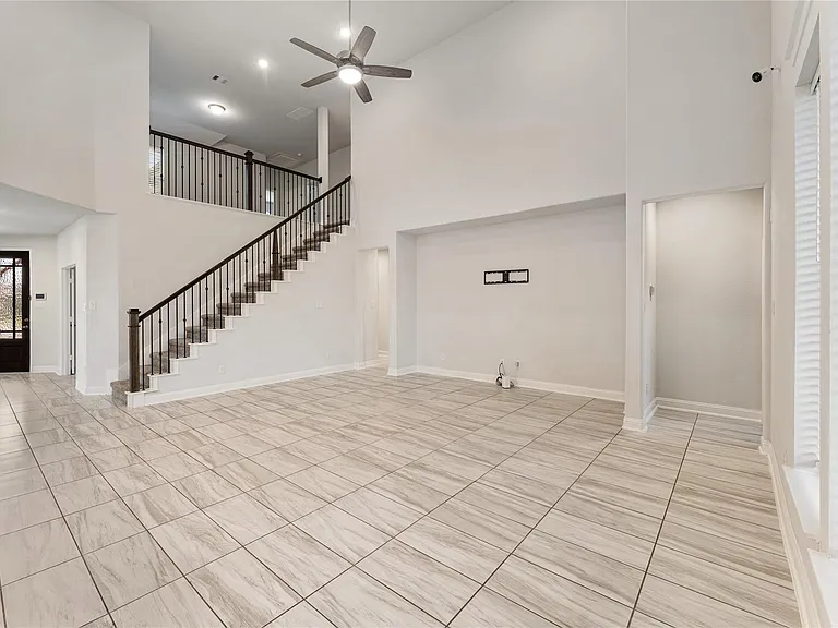 7623 Water Glen Ln — Photo 22