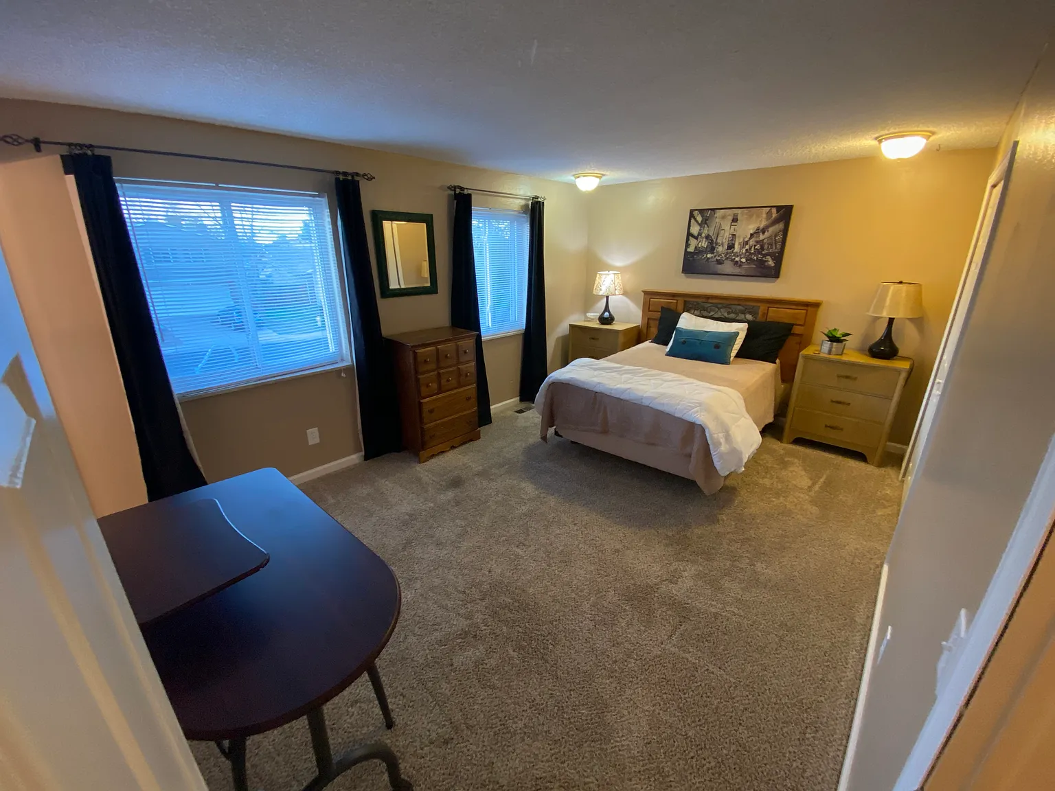 5 bed, 2875 sqft, $700 — Photo 4