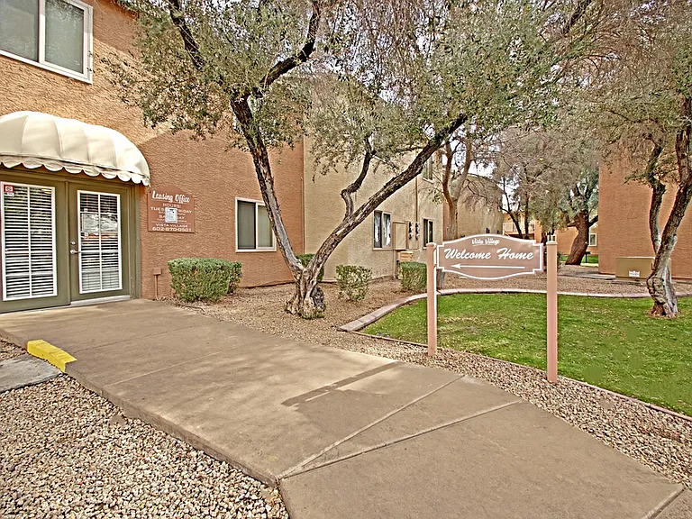 Vista Village — Photo 7