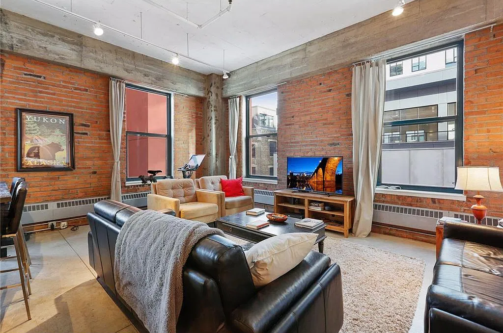 1 bed, 781 sqft, $2,200 — Photo 1