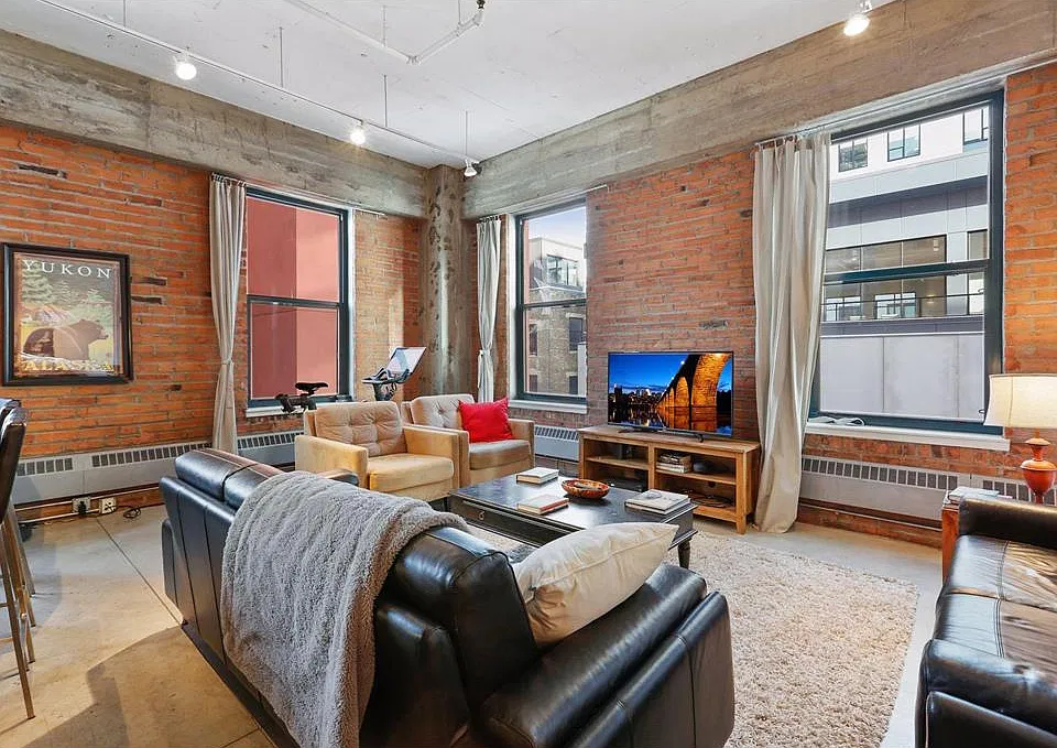250 Park Ave #409