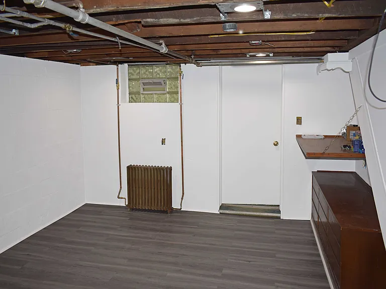 905 Burchfield Rd — Photo 31