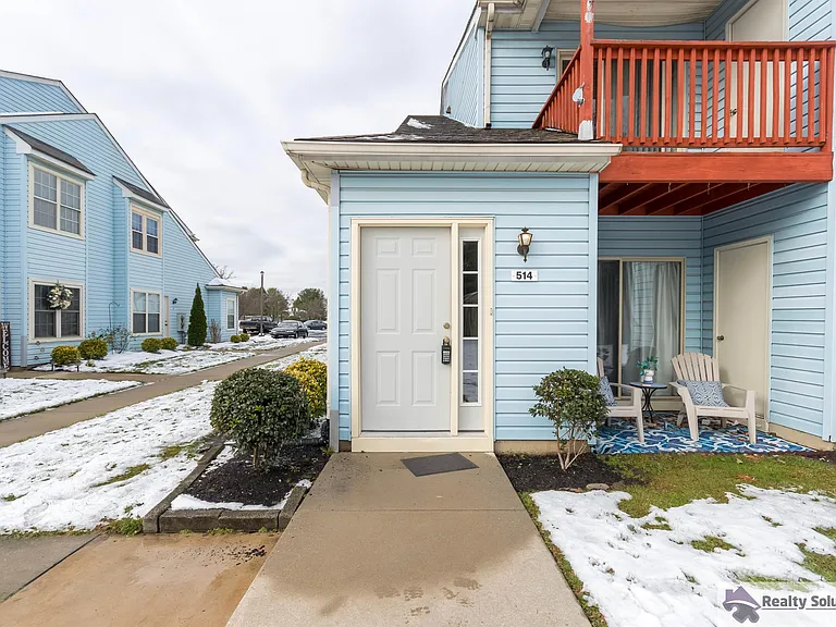 514 Cascade Ct #1 — Photo 1